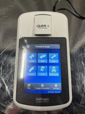 Invitrogen Qubit 4 Fluorometer Q33226 Analytical Multi-Well Assay Device for Nucleic Acid and Protein Quantification-cover