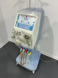 Gambro AK-96 Hemodialysis Machine with Integrated Blood and Dialysate Flow Controls, 2 of 3