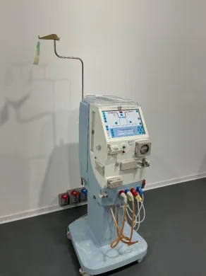 Gambro AK-96 Hemodialysis Machine with Integrated Blood Pump and Fluid Management