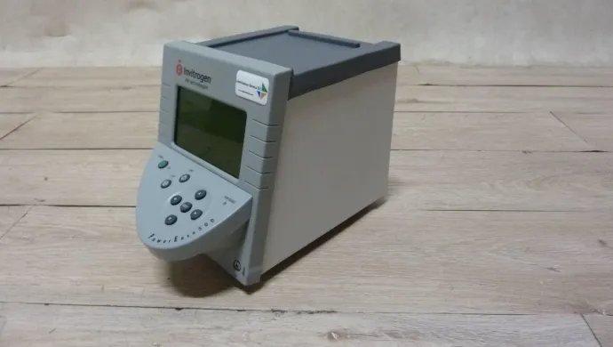 Invitrogen PowerEase 500 Power Supply