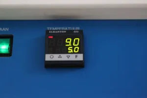 Elbanton LT 650 BBK/G Refrigerated Incubator, 4 of 5