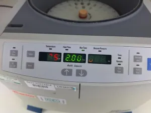 Thermo Scientific Savant SPD121P SpeedVac Vacuum Concentrator, 7 of 9