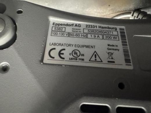 Eppendorf ThermoMixer C Model 5382 Temperature-Controlled Tube Mixer-cover