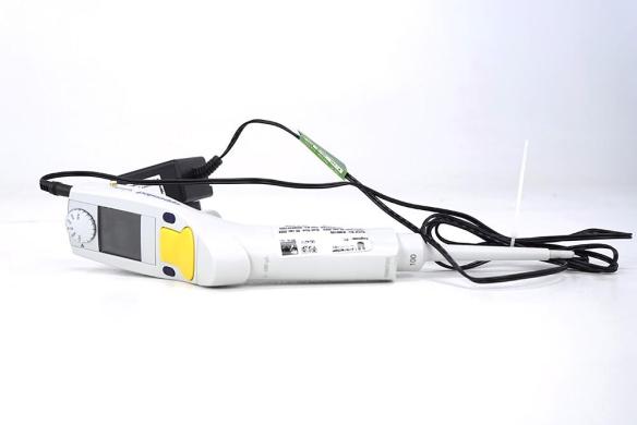 Eppendorf Xplorer plus Electronic Single-Channel Variable-Volume Pipette, 10–100 µL-cover