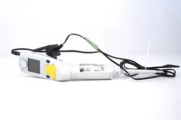 Eppendorf Xplorer plus Electronic Single-Channel Variable-Volume Pipette, 10–100 µL