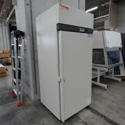 Revco REL3004A21 Refrigerated Storage Cabinet, 2 of 8