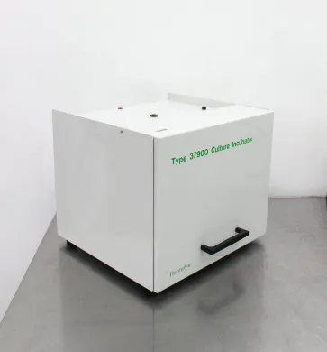 Barnstead/Thermolyne I37925 Type 37900 Culture Incubator with 39°C Temperature Control