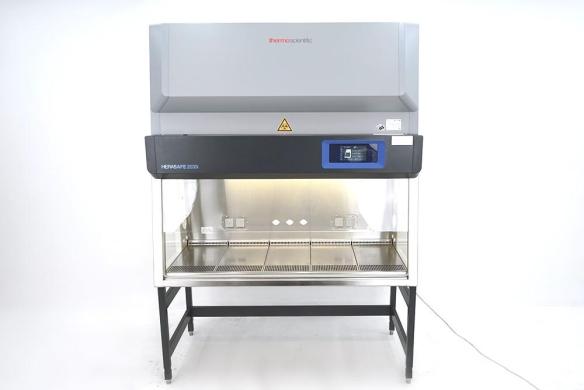 Thermo HERAsafe 2030i 1.5 m Safety Cabinet, Year 2020-cover