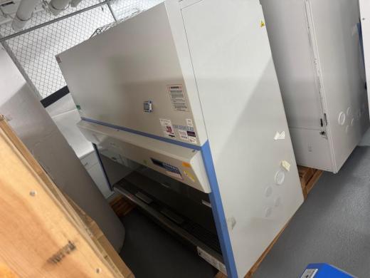 Thermo Scientific 1300 Series A2 6' Class II Biosafety Cabinet with HEPA Filtration-cover