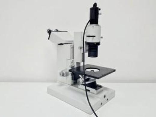 Leitz Diavert Inverted Microscope Lab-cover