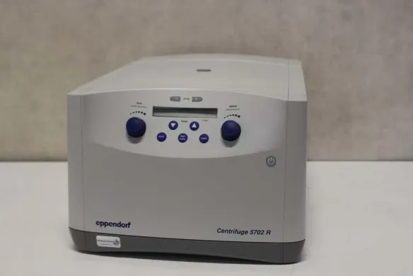 Eppendorf 5702 R Refrigerated Benchtop Centrifuge with Swing-out Rotor