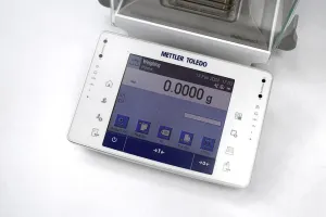 Mettler Toledo XPE204 Analytical Balance, 220 g × 0.1 mg, with P-52RUE Printer, 2 of 10