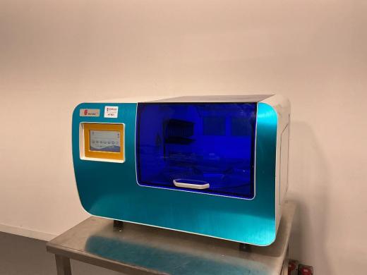 BioTeke AU1001-96 Automated Nucleic Acid Extraction System with 96-Position Sample Capacity-cover