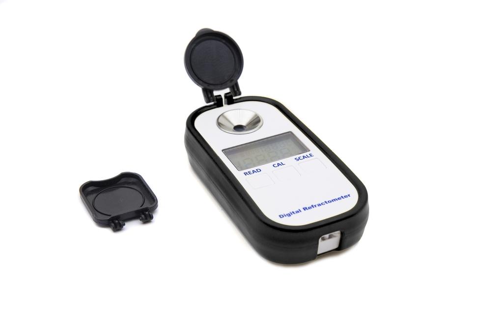 Digital Refractometer for Brix and Refractive Index Measurement with High Accuracy