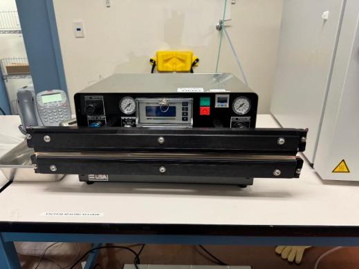 Packworld A21-4931 Impulse Sealer with Dual Sealing Bars and Integrated Pressure Gauges-cover