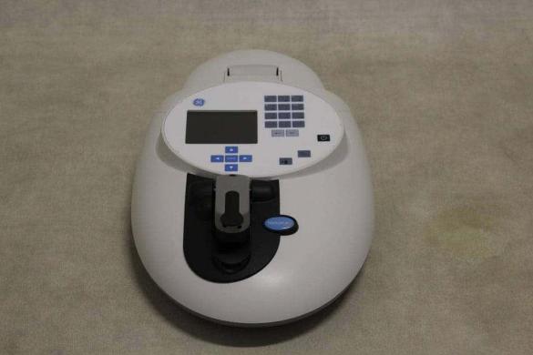 GE NanoVue Plus Spectrophotometer-cover