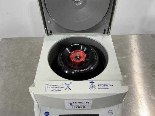 Eppendorf 5424 Benchtop High-Speed Laboratory Centrifuge-cover