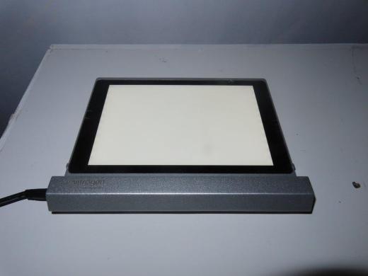 Invitrogen Dual LED Blue/White Light Transilluminator for Molecular Biology-cover