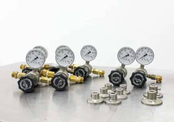 Air Products E11-N141C Set of 7 Pressure Regulators – Max Pressure 100 psi