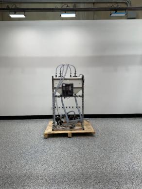 Integra 15 Gallon Plastic Cone Bottom Specialty Rinse Tank with Automated Fluid Handling-cover