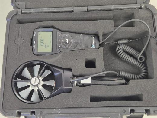 TSI Airflow LCA501 Digital Vane Anemometer with Reversible 100mm Head in Carry Case-cover