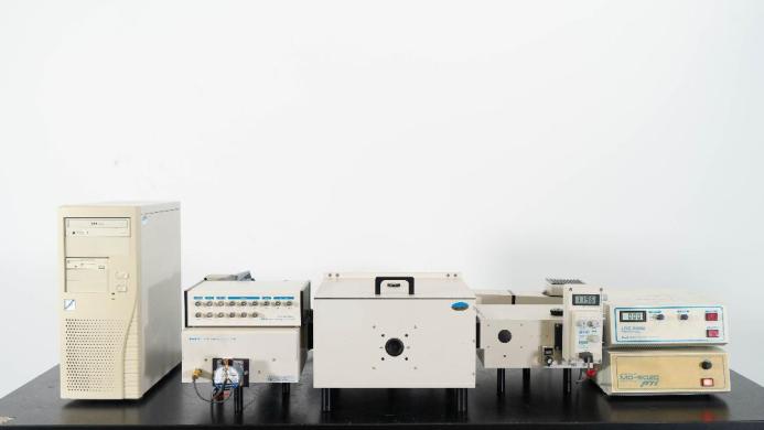 Photo Technology International Quantamaster Fluorescent and Luminescence Spectrometer-cover