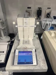 Mettler Toledo XP205 Analytical Balance with Touchscreen and Glass Draft Shield, 2 of 6