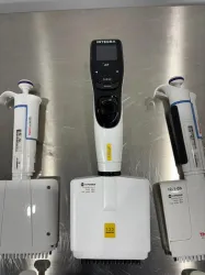 Thermo Scientific Finnpipette F1 Electronic Multichannel Pipettes Set (5–50 µl, 1–10 µl, 125 µl), 3 of 4