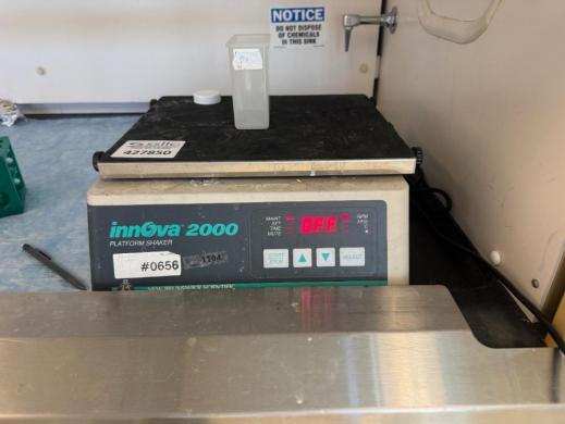 New Brunswick Innova 2000 Digital Platform Shaker for Precise Laboratory Agitation-cover