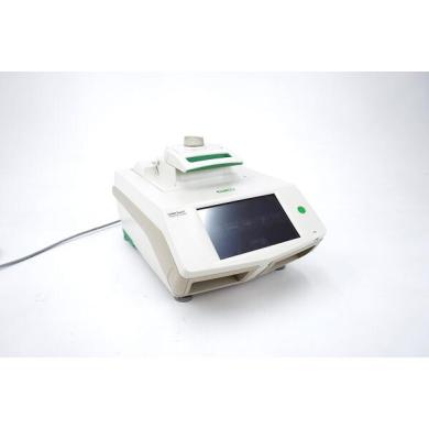 Bio-Rad C1000 Thermal Cycler with Gradient-Enabled 384-Well Fast Reaction Module-cover