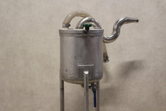 Stainless steel storage vessel-cover