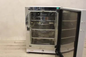 Thermo Scientific Heracell VIOS 160i CO2 Incubator with Precise Temperature and Humidity Control, 2 of 4