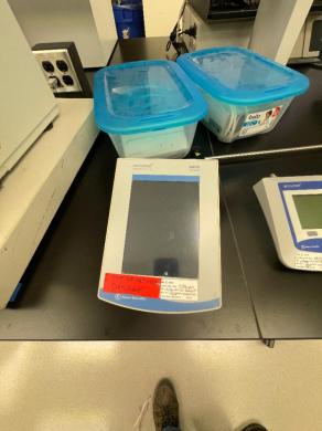 Fisher Scientific accumet Research Benchtop pH Meter Model AR15 with RS-232 Connectivity-cover