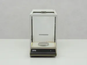 Mettler AE100 Analytical Balance for Precision Weighing, 4 of 5