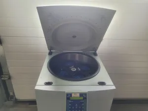 FIRLABO SW12H Swing-out Rotor Laboratory Centrifuge with 4 x 750 ml Buckets, 3 of 7