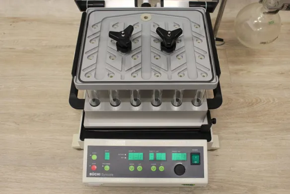 Büchi Syncore Q-10 Parallel Evaporation Platform