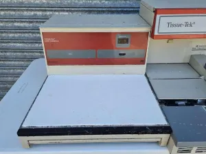 Tissue-Tek 4715 Embedding Console with Cryo Console, 4 of 11
