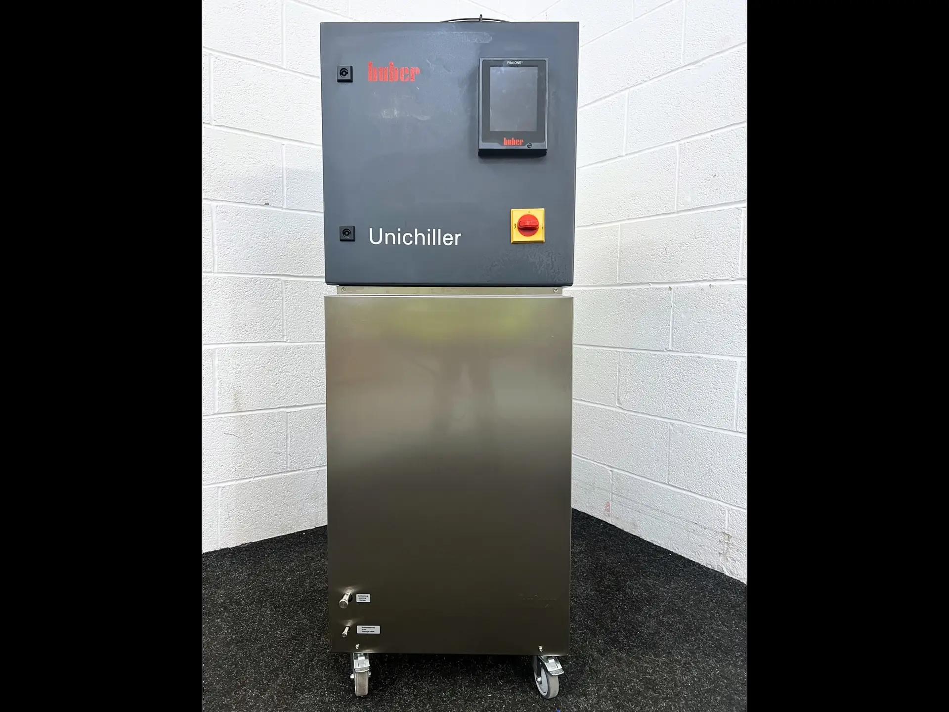 Huber 040T UniChiller Recirculating Chiller with Pilot ONE Controller