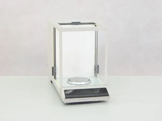 Mettler AE200-S Analytical Balance with 205g Capacity and 0.1 mg Readability