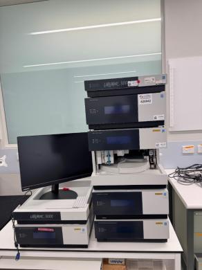 Dionex UltiMate 3000 Modular HPLC System with UV-Vis and Fluorescence Detection-cover