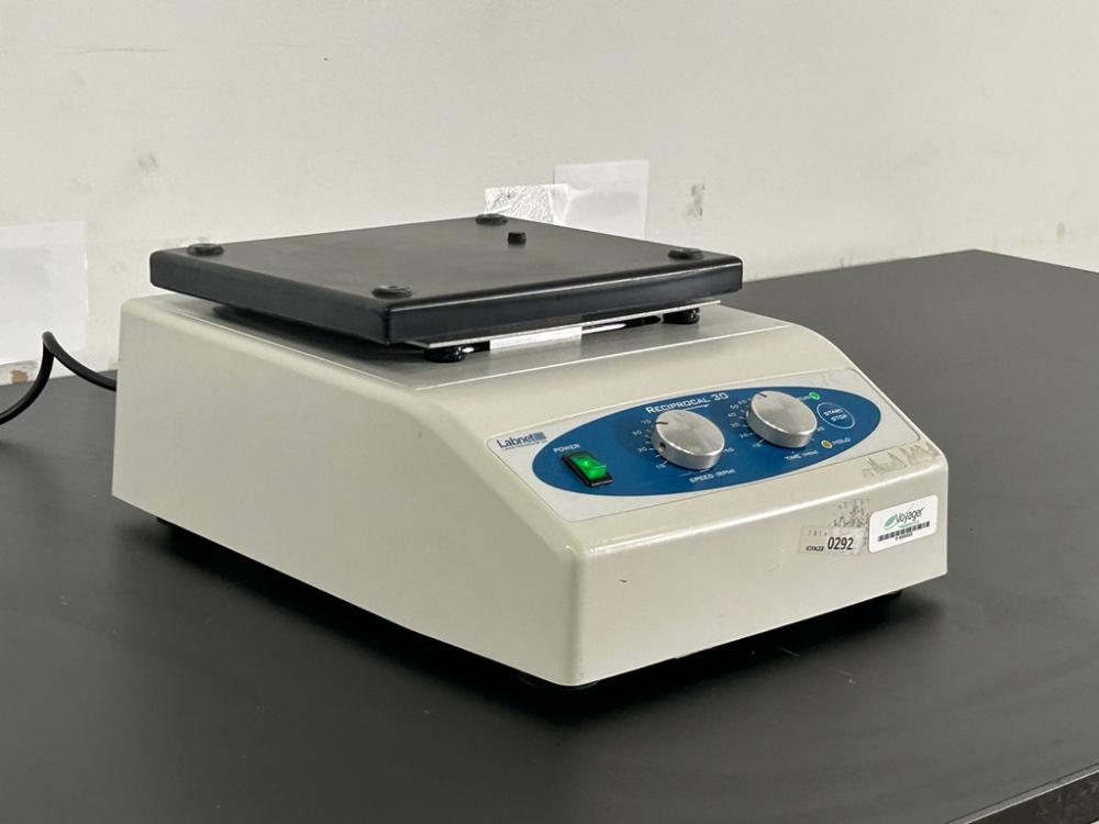 Labnet Reciprocal 30 Benchtop Reciprocal Shaker with Adjustable Speed and Timer