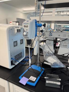 Benchmark OS-40L Overhead Stirrer for Precision Laboratory Mixing-cover