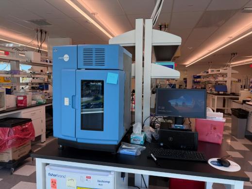 ProteinSimple Nanopro 1000 Automated Protein Analysis Instrument with Dedicated Computing and Water Purification-cover