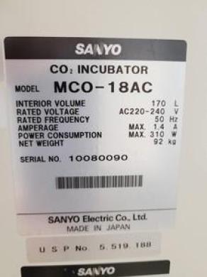 Sanyo MCO-18AC CO2 Incubator Lab-cover