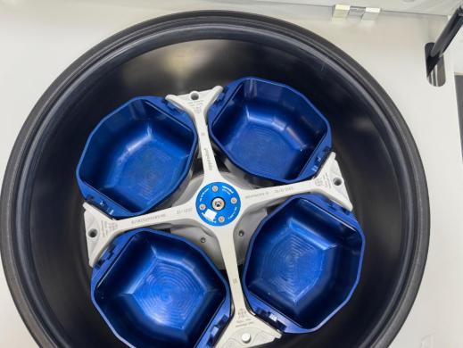 Eppendorf 5910Ri Refrigerated Benchtop Centrifuge for Precise Sample Cooling-cover