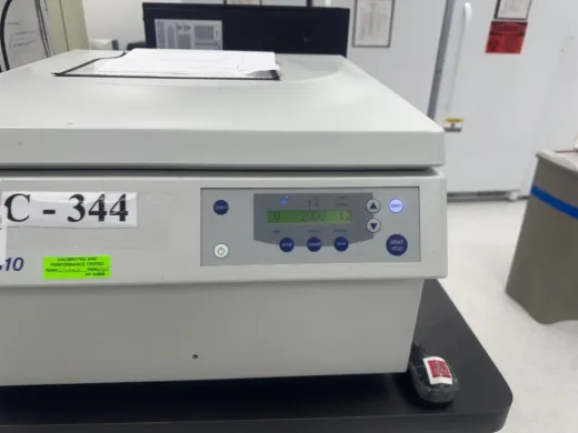 Eppendorf 5810 Benchtop Centrifuge with 14,000 rpm Maximum Speed
