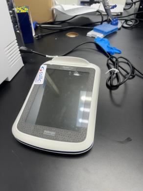 Thermo Fisher Scientific Invitrogen Qubit Flex Fluorometer for Sensitive Nucleic Acid and Protein Quantification-cover