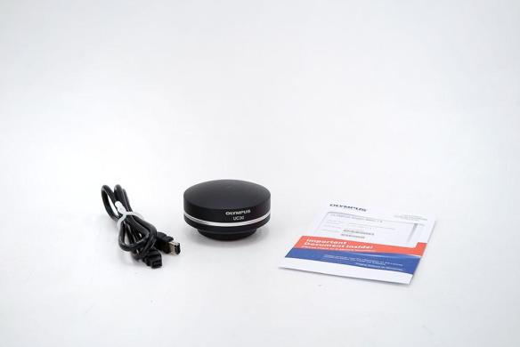 Olympus UC30 Digital Microscope Camera with FireWire Interface and C-Mount-cover