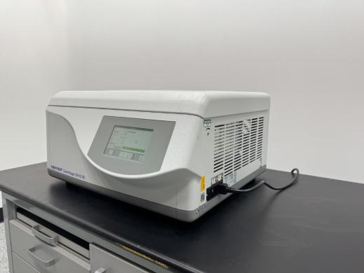 Eppendorf 5910 Ri Refrigerated Benchtop Centrifuge with Touchscreen Control-cover