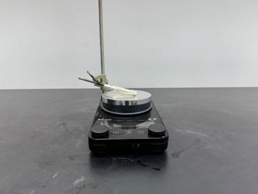 IKA Plate S001 Laboratory Hotplate Stirrer for Controlled Heating and Mixing-cover